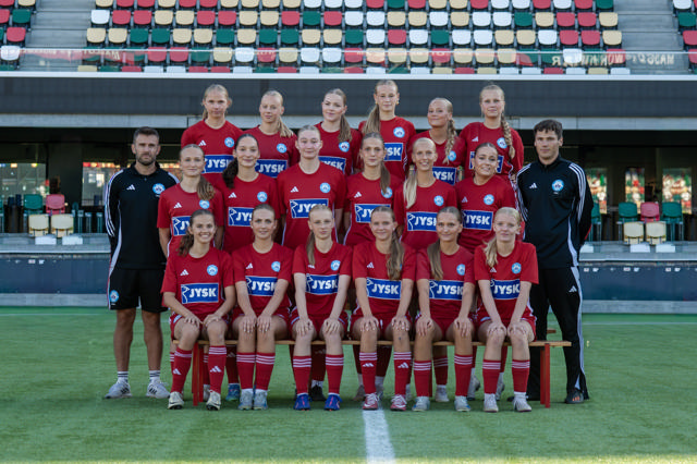Holdbillede af SIF Q U16 spillere