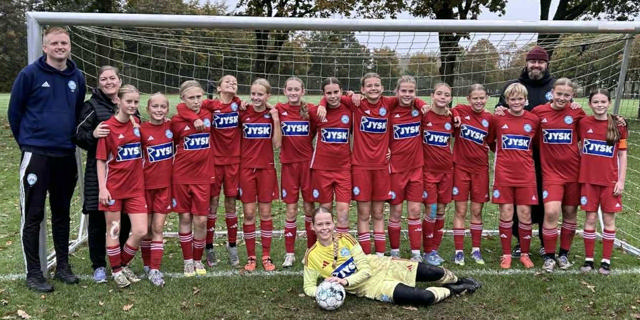 Holdbillede af SIF Qs U13 piger